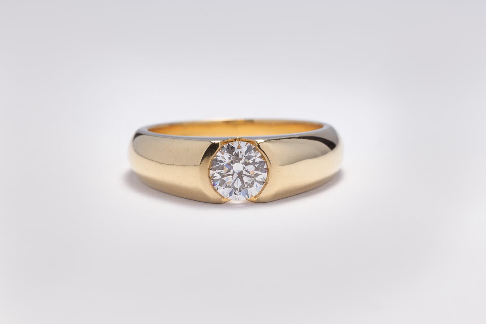 Bold brilliant solitaire diamond