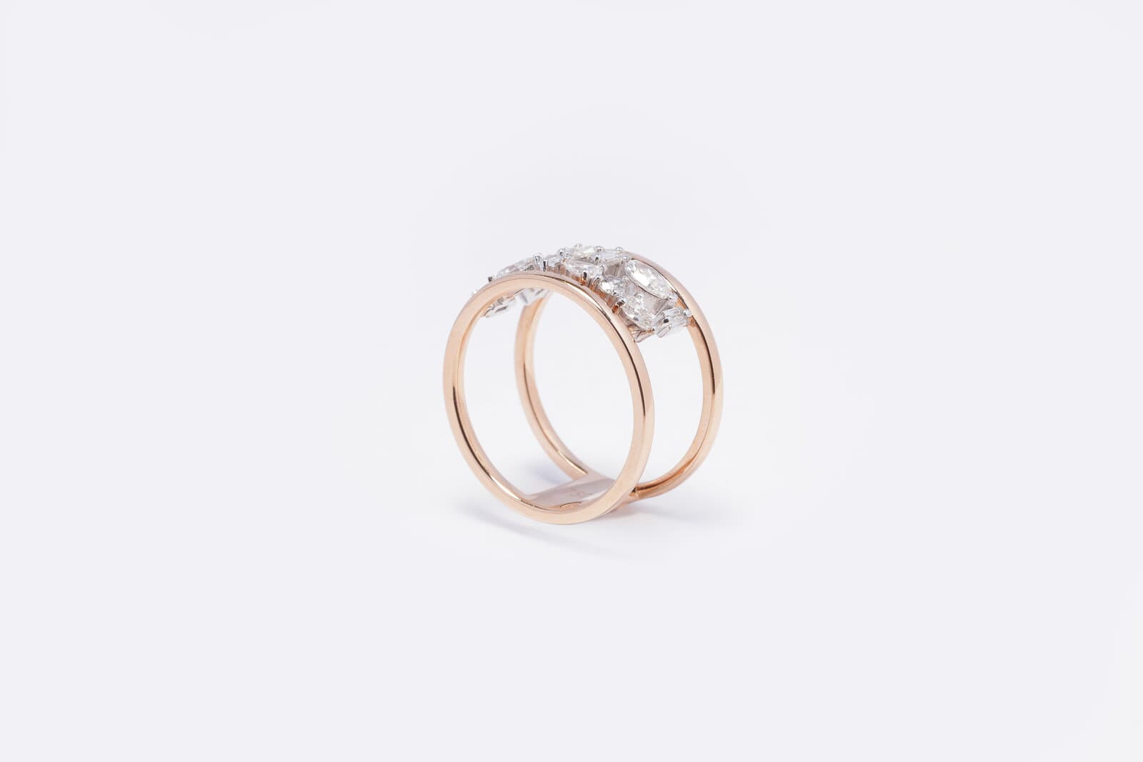 Two interlinked bands adorned with diamonds in various shapes - 2
