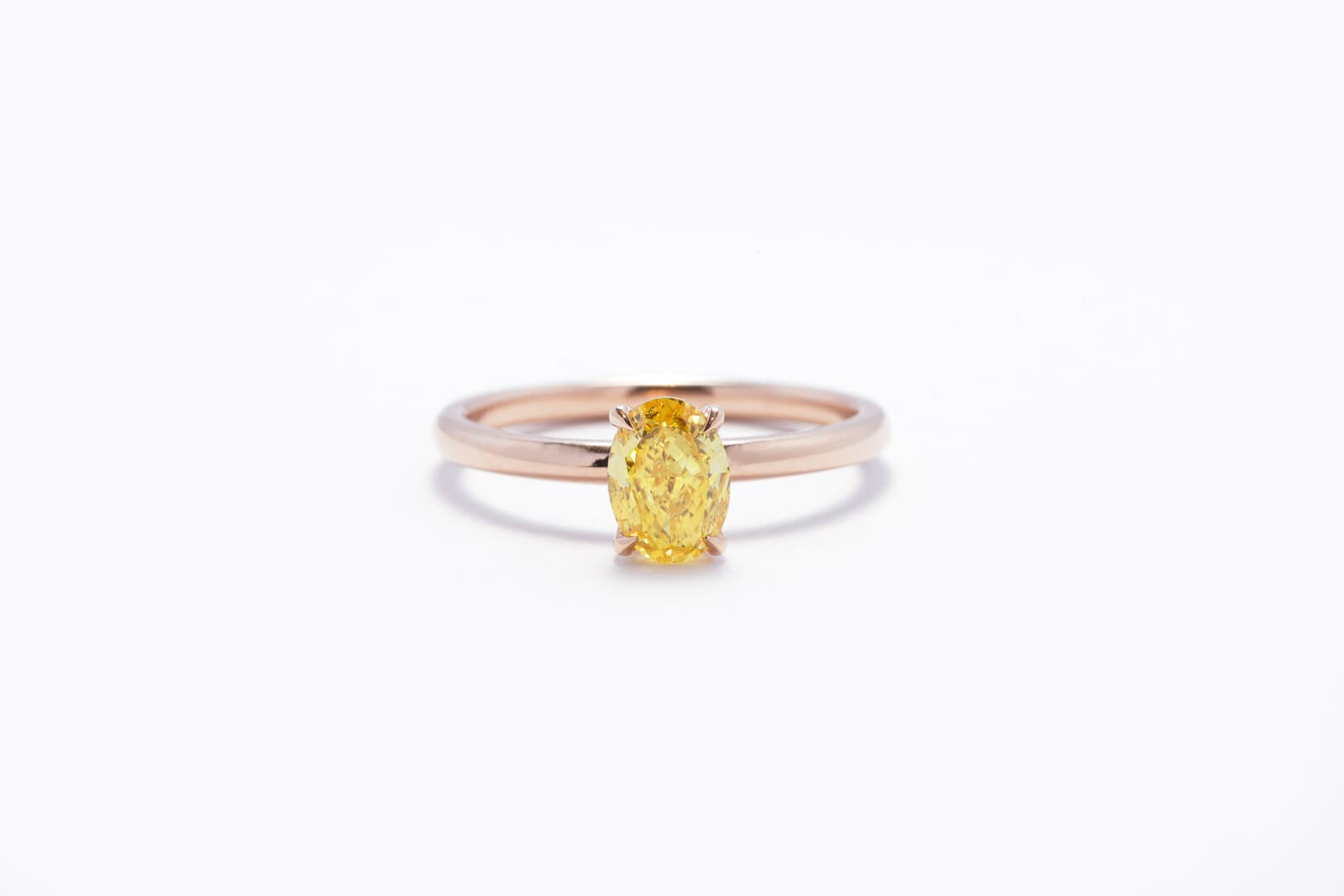 Yellow diamond solitaire