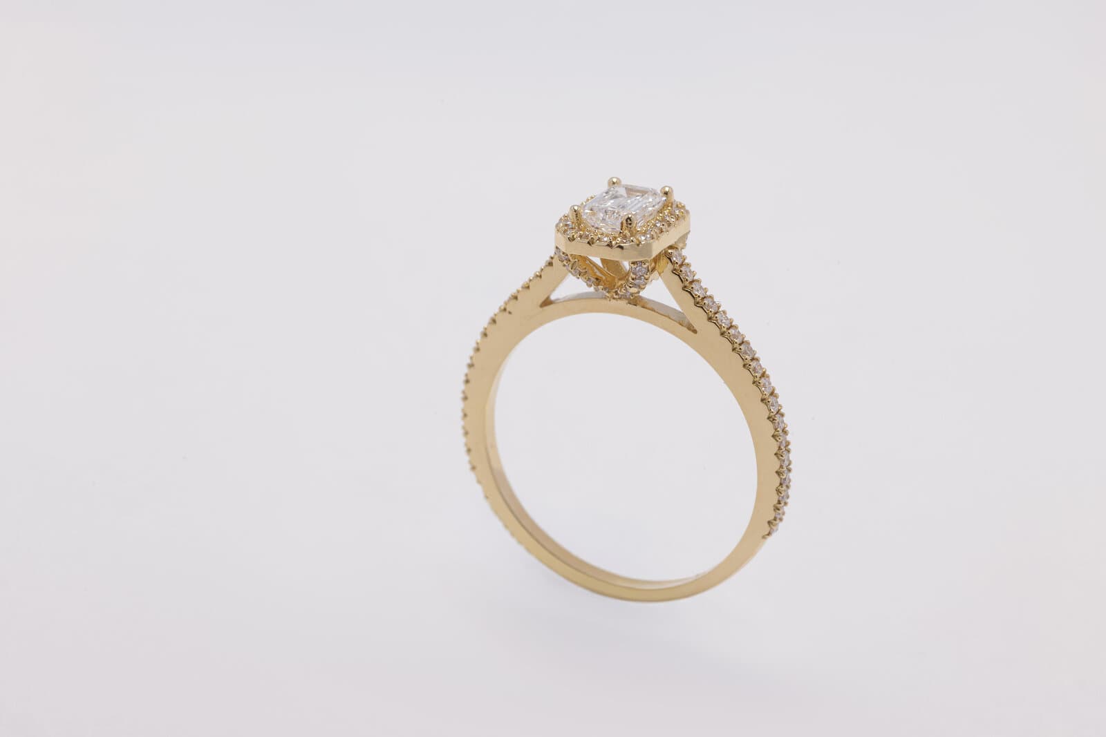 Handcrafted emerald cut shaped diamond with a halo - 2
